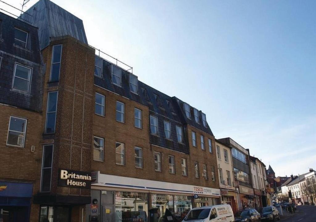 Britannia House 1 bed apartment room 1